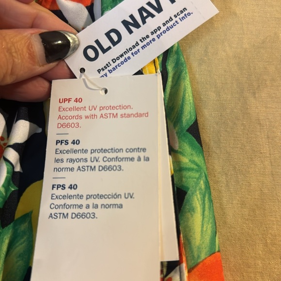 Old Navy Printed Swim Trunks. Fresh-squeezed Fun. Size M. - Picture 4 of 7